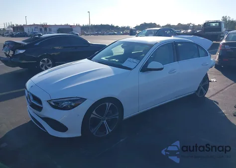 2024 Mercedes-Benz C 300 z USA, uszkodzony, nr VIN W1KAF4GB4RR213680